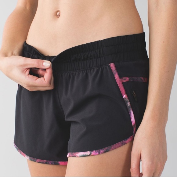 Lululemon🍋Tracker Short Ill - Picture 1 of 7